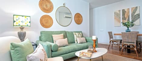 Apartment (2 Bedrooms) | Wohnbereich