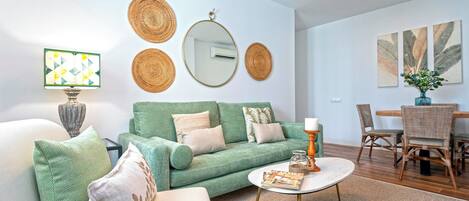 Apartment (2 Bedrooms) | Wohnbereich