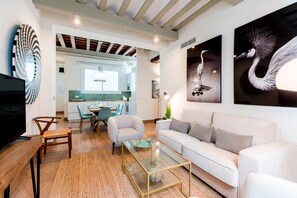 Apartment (4 Bedrooms) | Wohnbereich