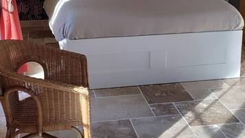 1 bedroom, bed sheets