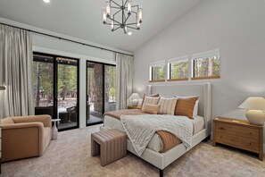 5 bedrooms, Internet, bed sheets - Caldera Springs Getaway with Access to Exclusive Golf (Sunriver)