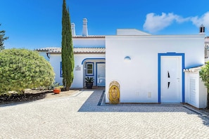 Villa (3 Bedrooms) | Exterior