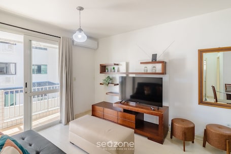 Basic Apartment | Living area