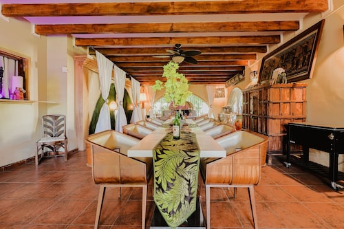 Black Velvet Room Oranjestad Aruba