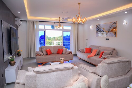 Luxury Sea View Hideaway holiday home