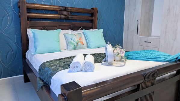 2 bedrooms, iron/ironing board, WiFi, bed sheets