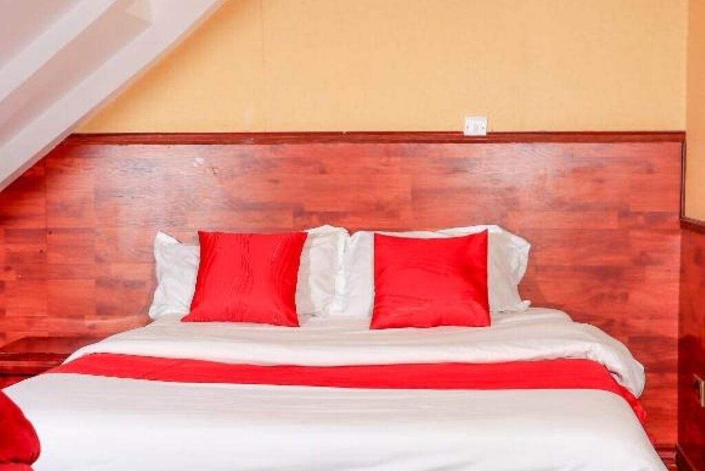 Fer et planche à repasser, Wi-Fi, literie fournie