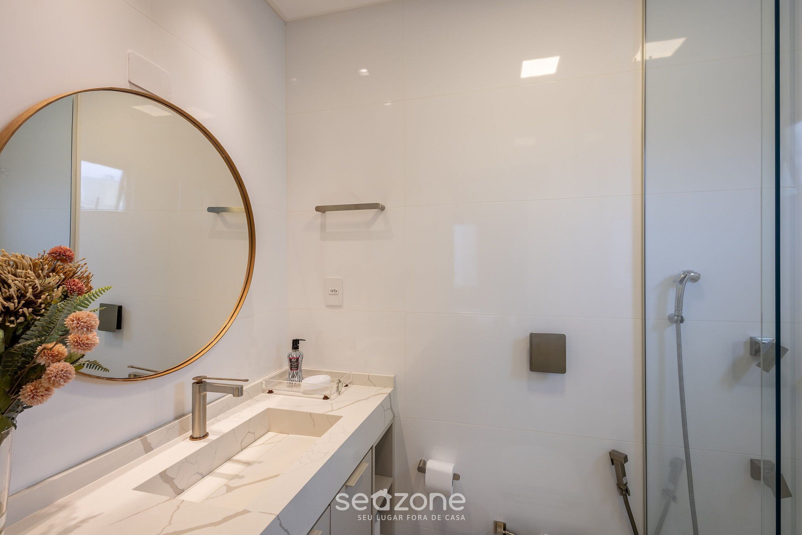 Basic Apartment | Bathroom