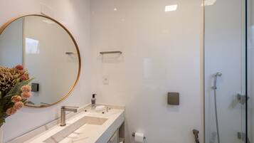 Apartamento básico | Banheiro