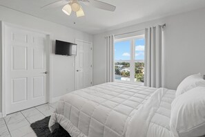 Internet, bed sheets - Villa Del Mare Unit 5, 2-bedroom 2 bath suite on 3rd floor with ocean view. (St. Augustine)