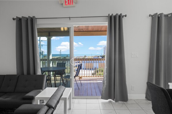 Living area - Villa Del Mare Unit 5, 2-bedroom 2 bath suite on 3rd floor with ocean view. (St. Augustine)