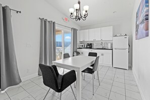 Dining - Villa Del Mare Unit 5, 2-bedroom 2 bath suite on 3rd floor with ocean view. (St. Augustine)