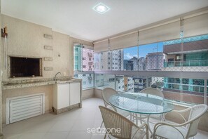 Interior - Stay Steps From the sea in Meia Praia - VIM (Itapema)