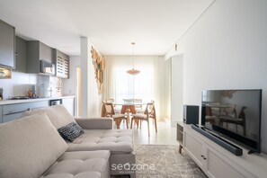 Basic Apartment | Living area