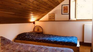 5 habitaciones, tabla de planchar con plancha y wifi