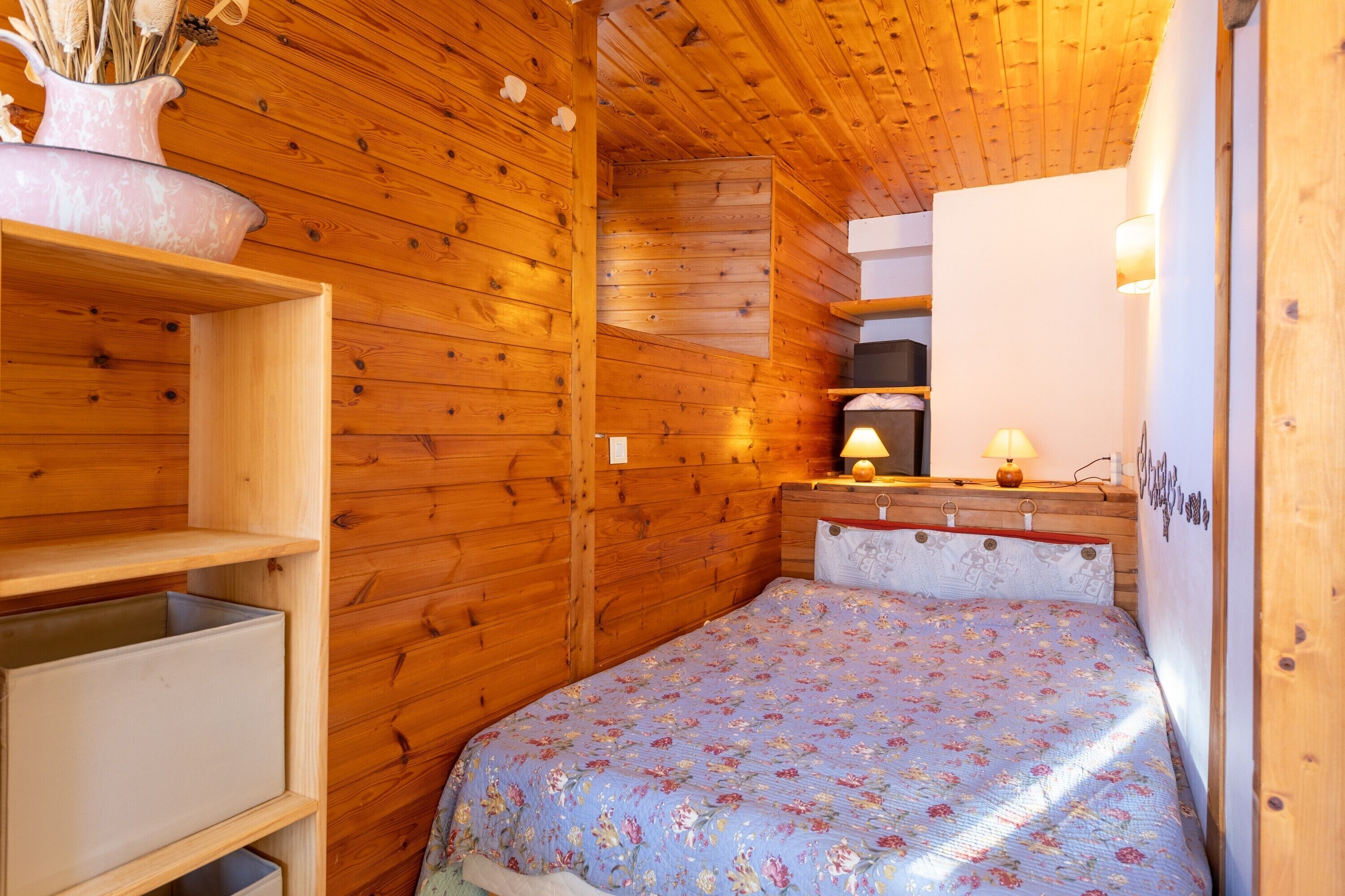 Iron/ironing board, WiFi