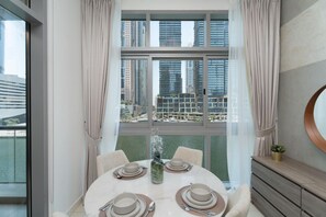 House - Serene 1BR at Iris Blue Marina (Dubai)