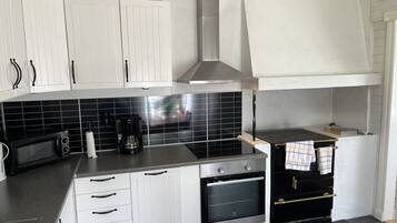 Fridge, microwave, oven, coffee/tea maker