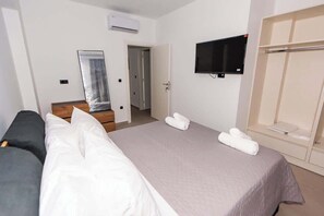 1 chambre, fer et planche à repasser, Wi-Fi, draps fournis