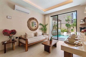 TV, offices - Swim-Up Studio in Tulum, 10 Min from the Beach (Tulum)