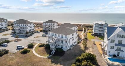 Between The Blue - Oceanside 2B/2B Condo w/ Pool