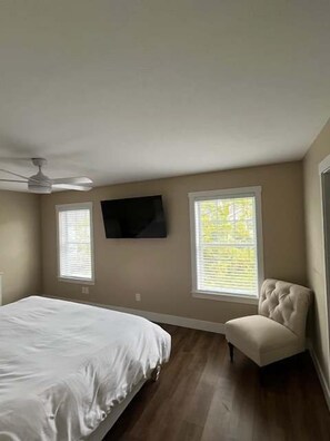 5 bedrooms, iron/ironing board, WiFi, bed sheets