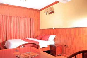 1 quarto, ferros/tábuas de passar roupa, Wi-Fi, roupa de cama