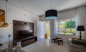 Villa | Área de sala de estar | Televisión 