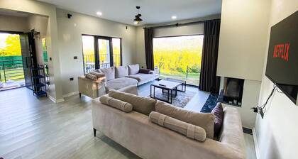 Küre Dağları Manzaralı Şömineli ve Bahçeli Villa