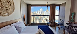 Quarto básico | Wi-Fi de cortesia, roupa de cama