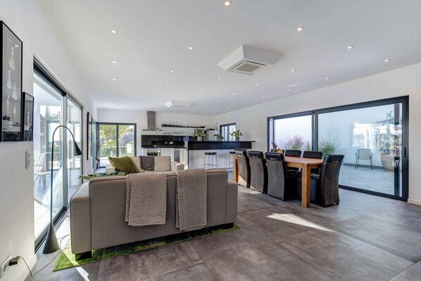 Villa (4 Bedrooms) | Interiör