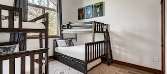 Arrowhead Village Premium 3 Bedroom Condominium 3 Condo