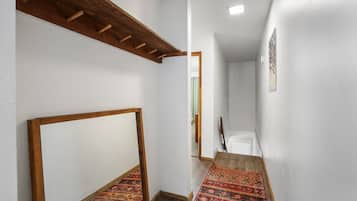Condo, 2 Bedrooms | Interior