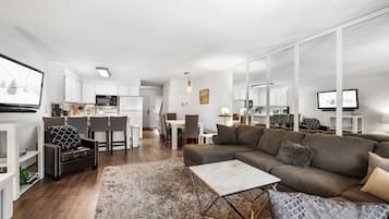 Condo, 2 Bedrooms | Living area