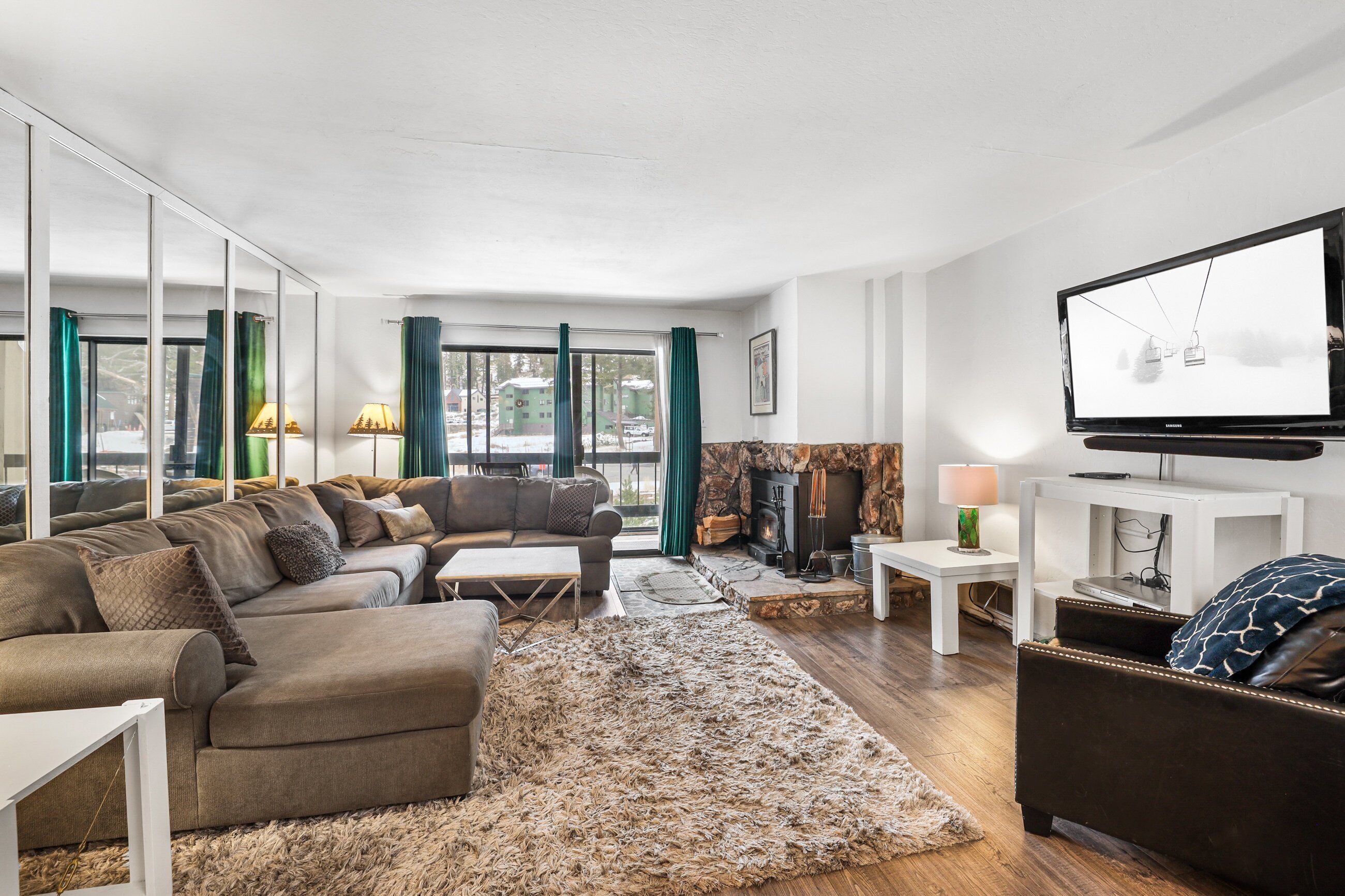 Condo, 2 Bedrooms | Living area