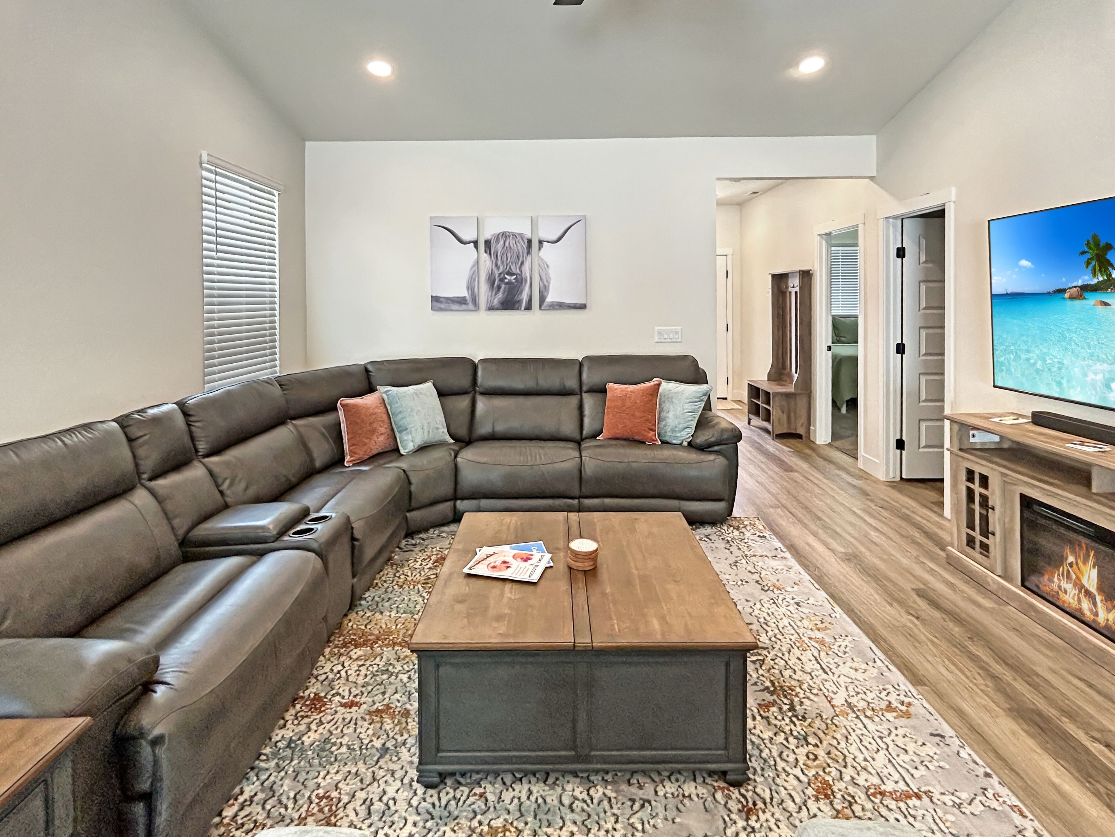 บ้านพัก, 3 ห้องนอน | บริเวณนั่งเล่น | สมาร์ททีวี