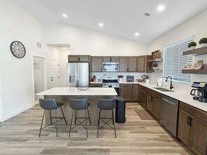 House, 3 Bedrooms | Private kitchen | Fridge, oven, coffee/tea maker, toaster