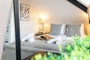 6 bedrooms, iron/ironing board, travel cot, WiFi