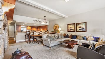 Villa, 3 Bedrooms | Living area