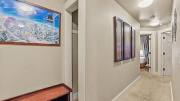 Villa, 3 Bedrooms | Interior