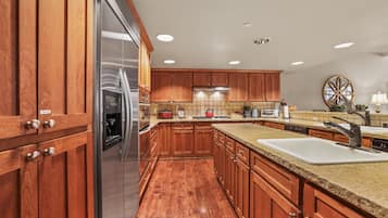 Villa, 3 Bedrooms | Private kitchen