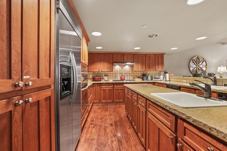 Villa, 3 Bedrooms | Private kitchen | Fridge, oven, coffee/tea maker