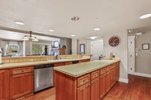 Vila, 3 quartos | Cozinha privada | Geladeira, fogão, cafeteira/chaleira