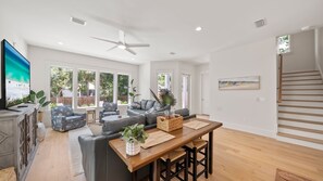 House, 5 Bedrooms | Interior