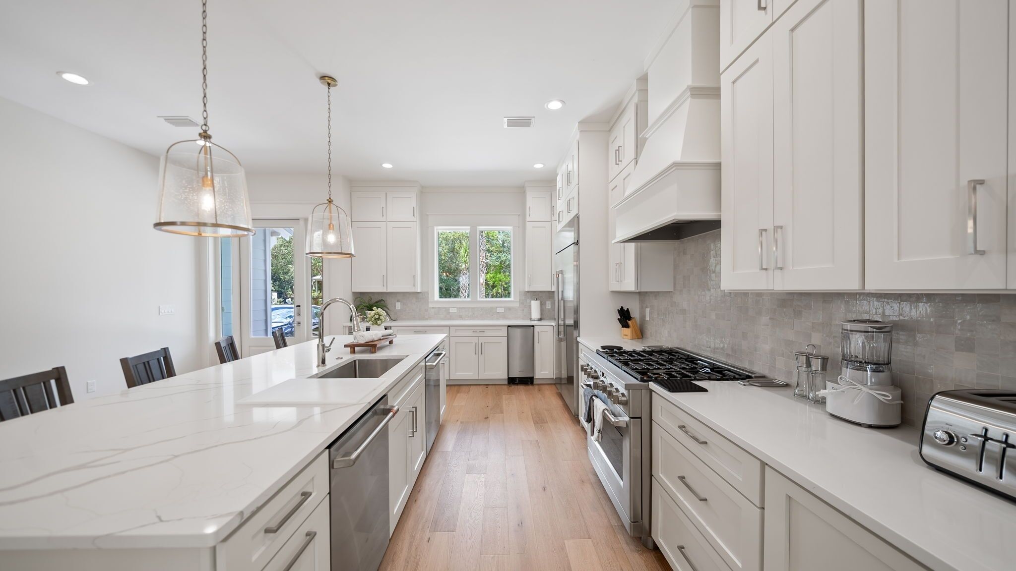 House, 5 Bedrooms | Private kitchen | Fridge, oven, coffee/tea maker, toaster