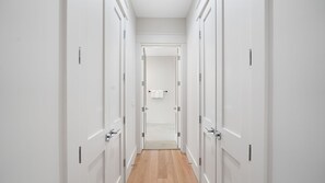 House, 5 Bedrooms | Interior
