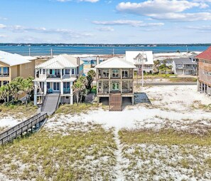 Exterior - Beautiful Gulf Front Family Getaway with Stunning Views of the Gulf! (Navarre Beach)