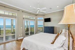 4 bedrooms, iron/ironing board, free WiFi, bed sheets - Beautiful Gulf Front Family Getaway with Stunning Views of the Gulf! (Navarre Beach)