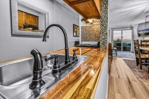 Appart'hôtel, 2 chambres | Cuisine privée