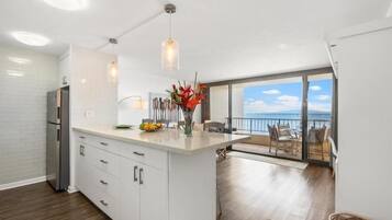 Condo, 1 Bedroom | Interior